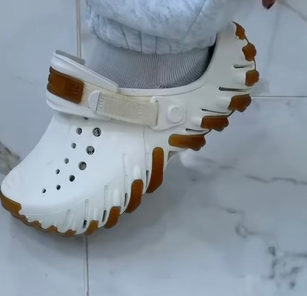 Crocs CLOGS! 

#clogs #crocs