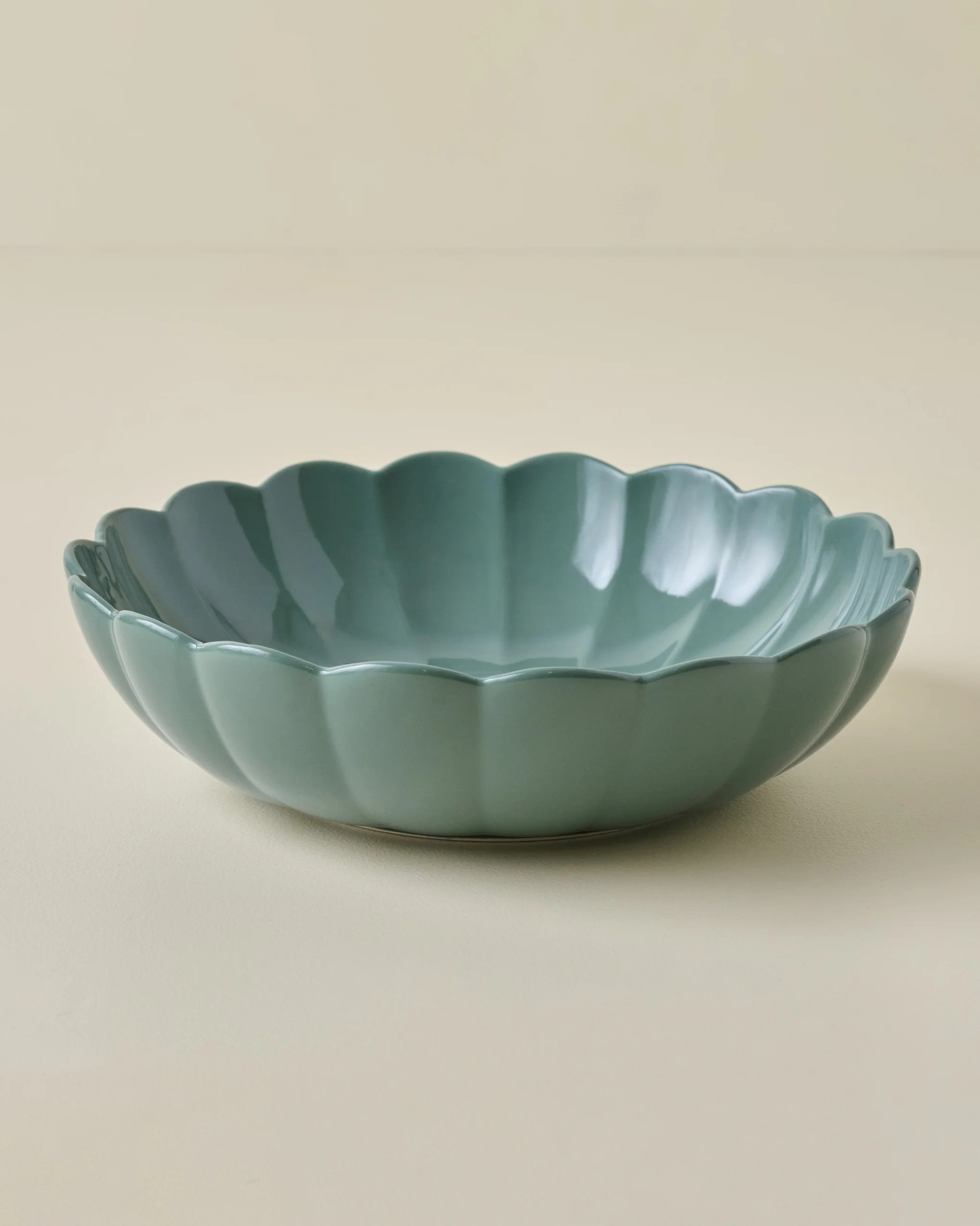 Seagrass Scalloped Serving Bowl | Magnolia