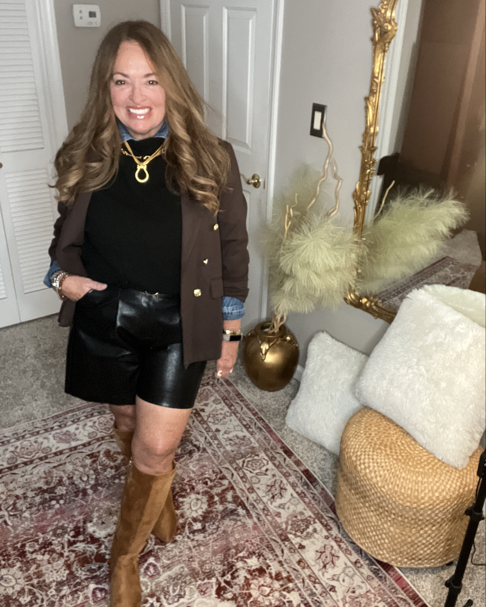 Black and brown… 

#LTKootd #LTKgrwm #LTKdayinmylife