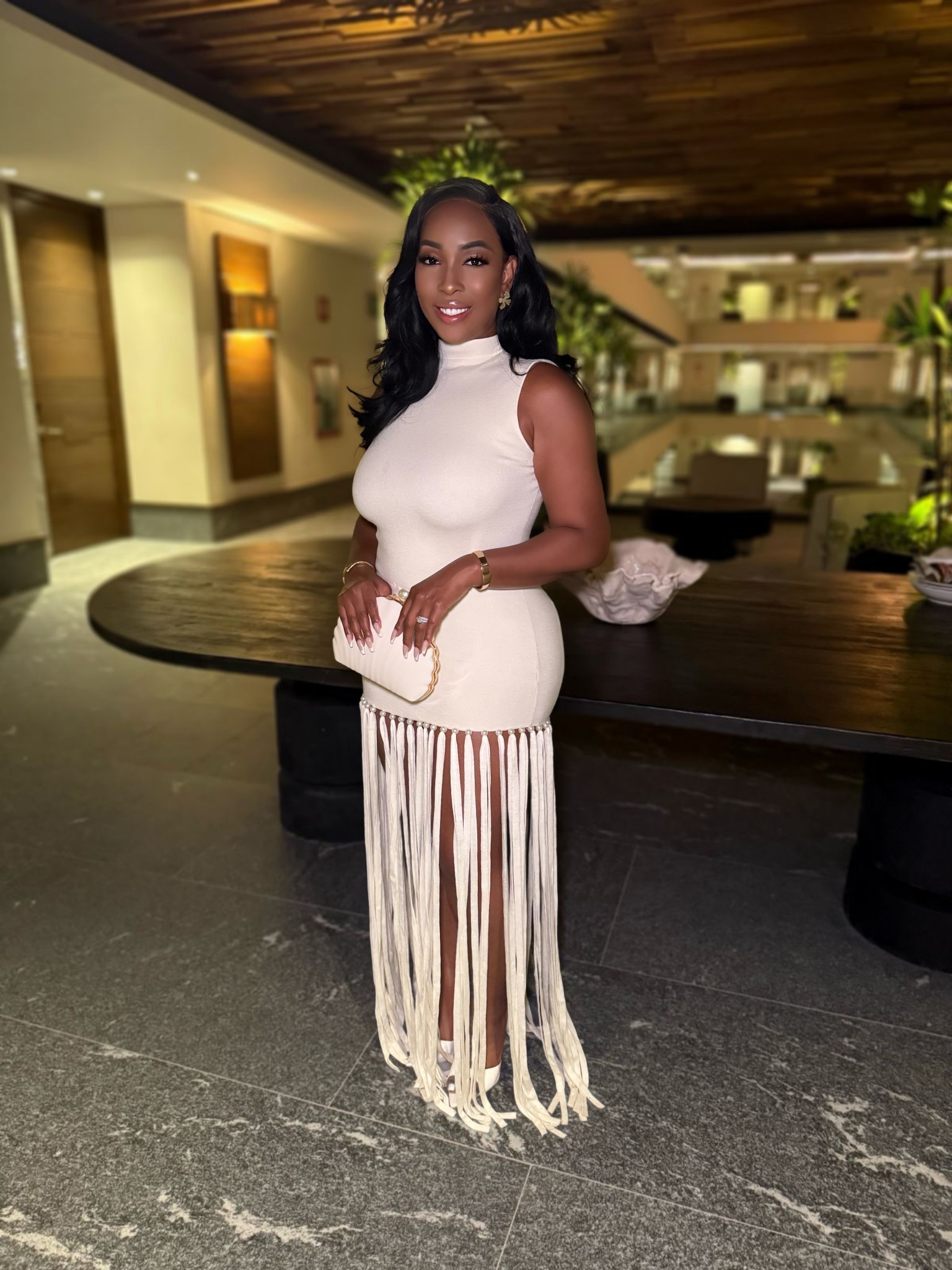 Currently on my Honeymoon and I just had to share this vacation look! It hugged every curve and fit so well! It’s described as a “Sweater Dress” but it didn’t feel heavy on the body and was very breathable. My dress is from Fashion Nova so unfortunately I can’t link it here but it is linked on my Komi page. What do you think of this vacation resort look?