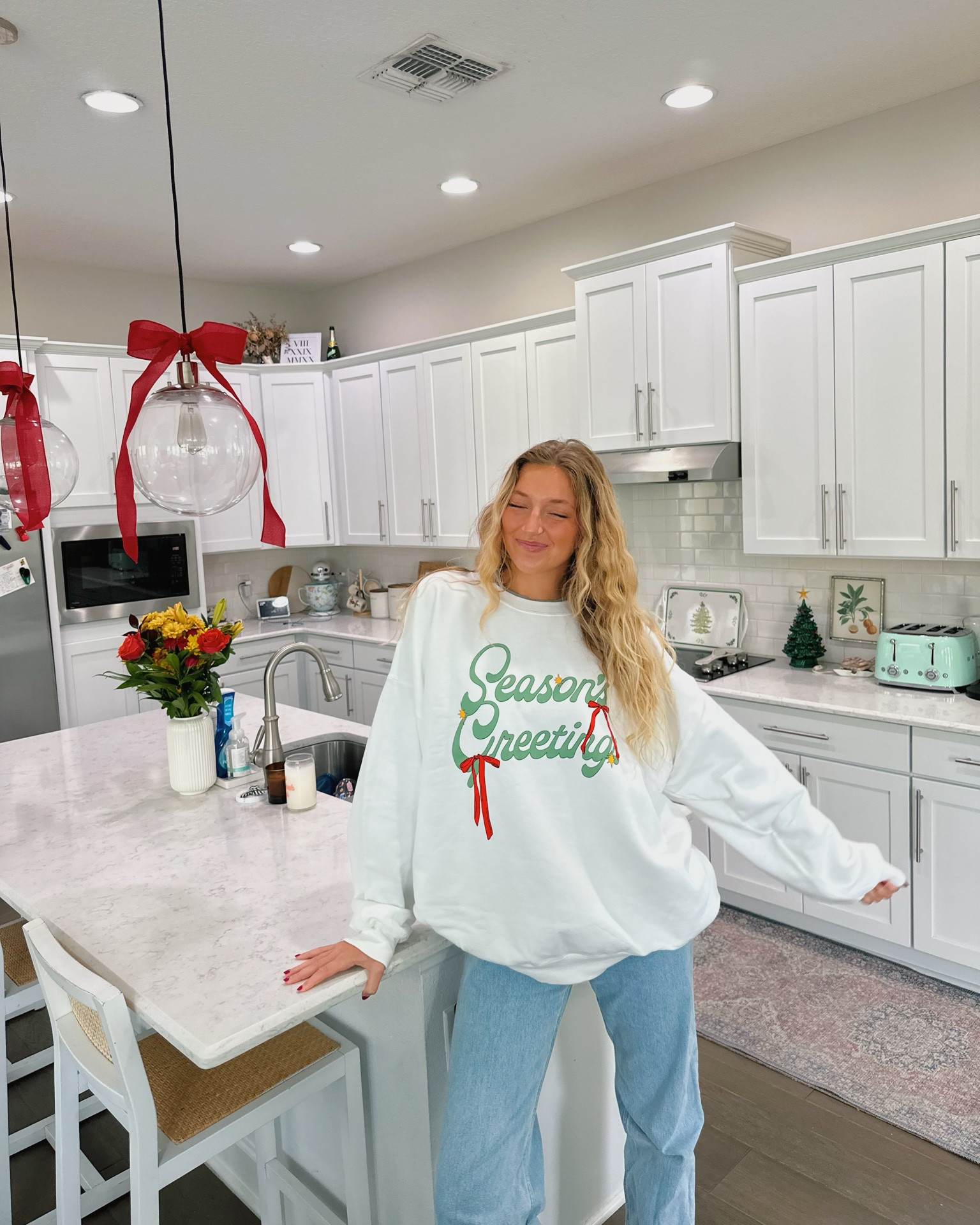 Holiday crewneck 🎀

#LTKHoliday #LTKCyberWeek #LTKGiftGuide