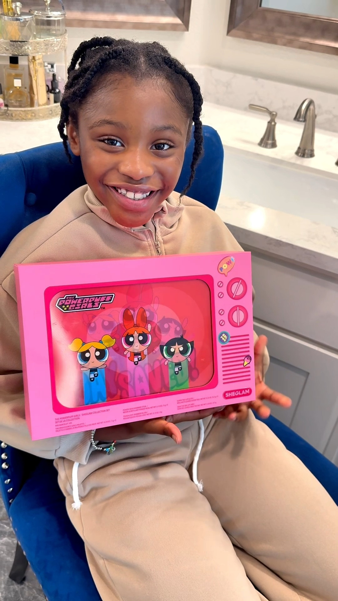 Sunday Funday with the family!
The girls outfits are so cute and cozy, and Amia loves her new PowerPuff Girls makeup set! ❤️💚🩵

#LTKgrwm #LTKmomlife #LTKdayinmylife