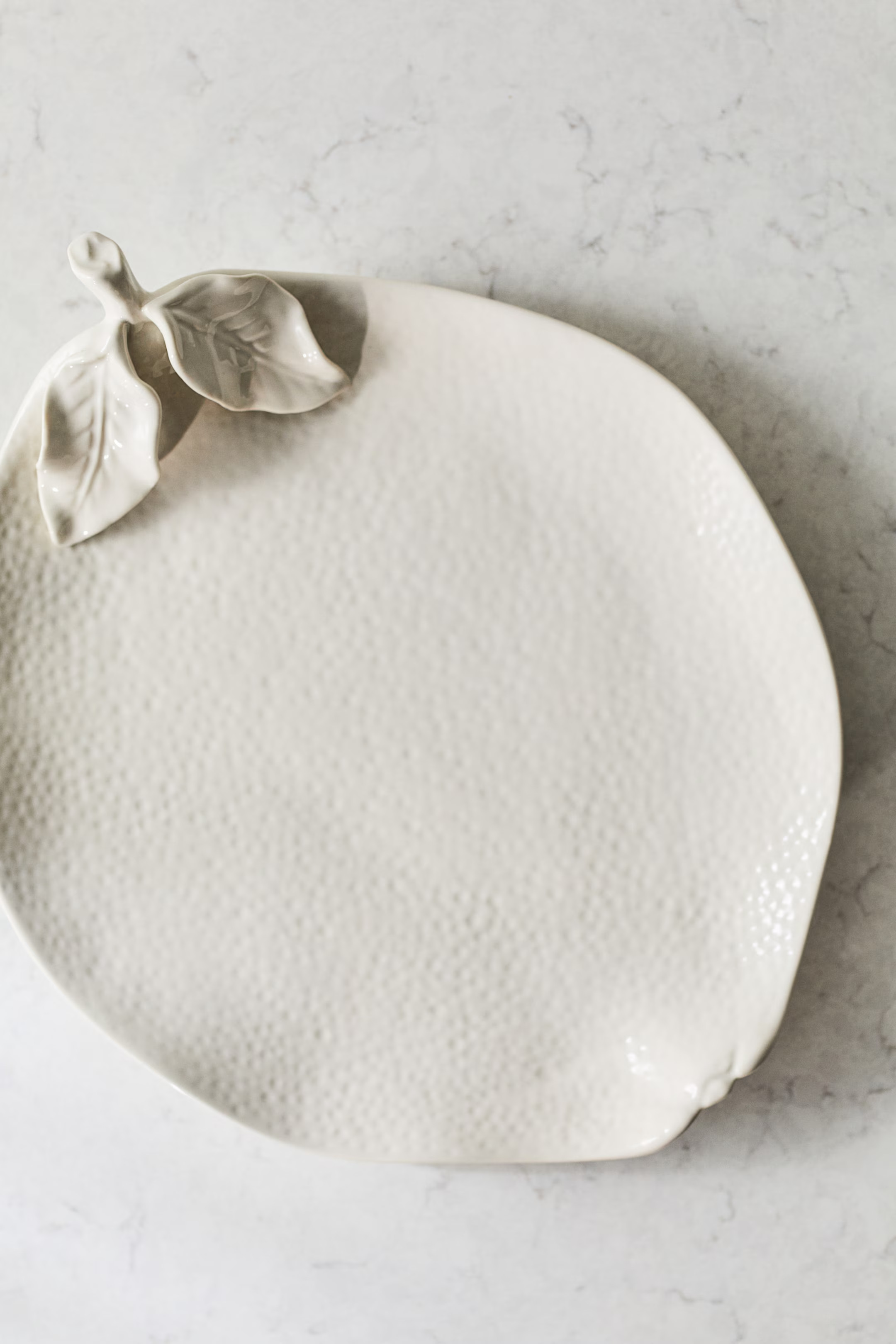 Lemon-shaped Stoneware Serving Plate | H&M (US + CA)