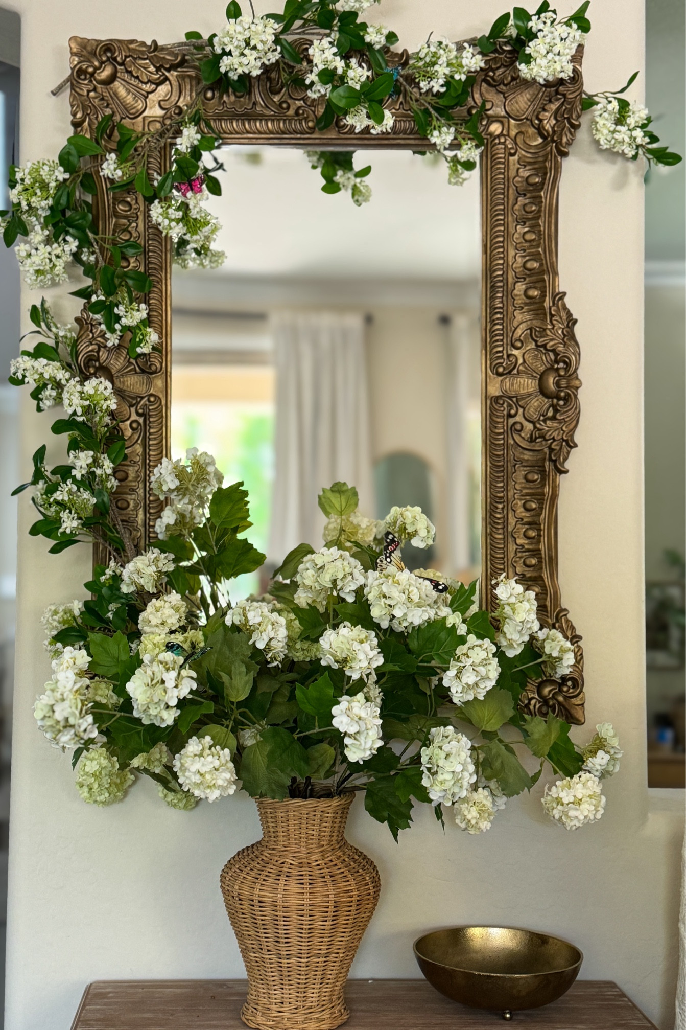 For a dainty spring touch, I added these lilac stems around my mirror 🍃

Spring home decor, home decor, lilacs, snowball hydrangea, French country, romantic home, gold antique mirrorr

#LTKSeasonal #LTKHome