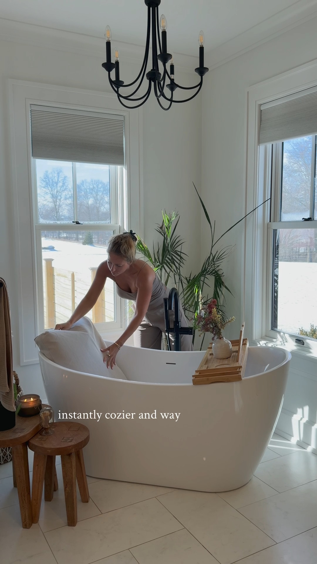 Beautiful tubs deserve to be comfortable too✨
The BADESOFA bath pillow turned my bath into a full spa moment — neck support, quick-dry fabric, and it actually stays in place.
Cozy just got an upgrade. @badesofa_USA
.
.
#badesofa #homespa #selfcareessentials #luxurybath

#LTKHome #LTKHoliday #LTKSaleAlert