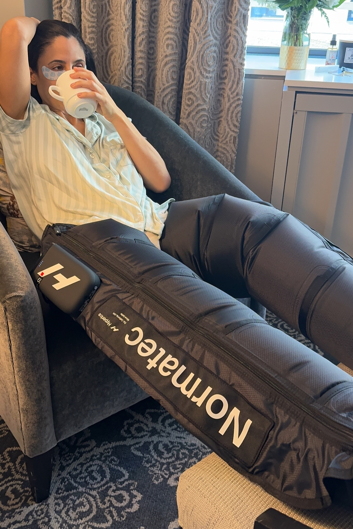 No better way to recover👏
Travel light, recover right with 
Normatec Elite!  Technology which synchronizes each leg to ensure you experience a symmetrical massage. Tailor your compression massage to meet your specific needs by adjusting pressure levels, and length of treatment.

#LTKfitness #LTKtravel