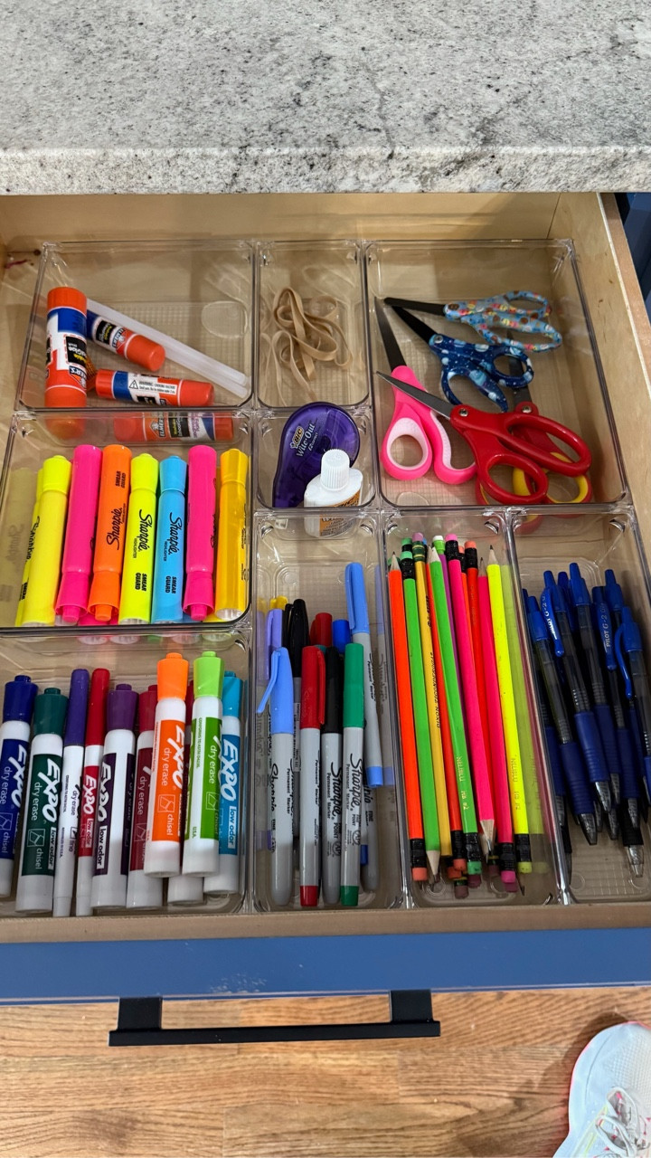 Much. Better. Useful drawers > Cluttered drawers 🧘🏼‍♀️ Let’s get all those little spaces dialed in before the holidays guys! #organized #organizedspaces #drawers #destress #itsfallyall #november #newmonth #igreels #igdaily #cummingmoms #localbusiness #professionalhomeorganizer #thecontainerstore #vibes #housegoals #viral #lifestyle #simple #beforeandafter

#LTKFamily #LTKFindsUnder50 #LTKStyleTip