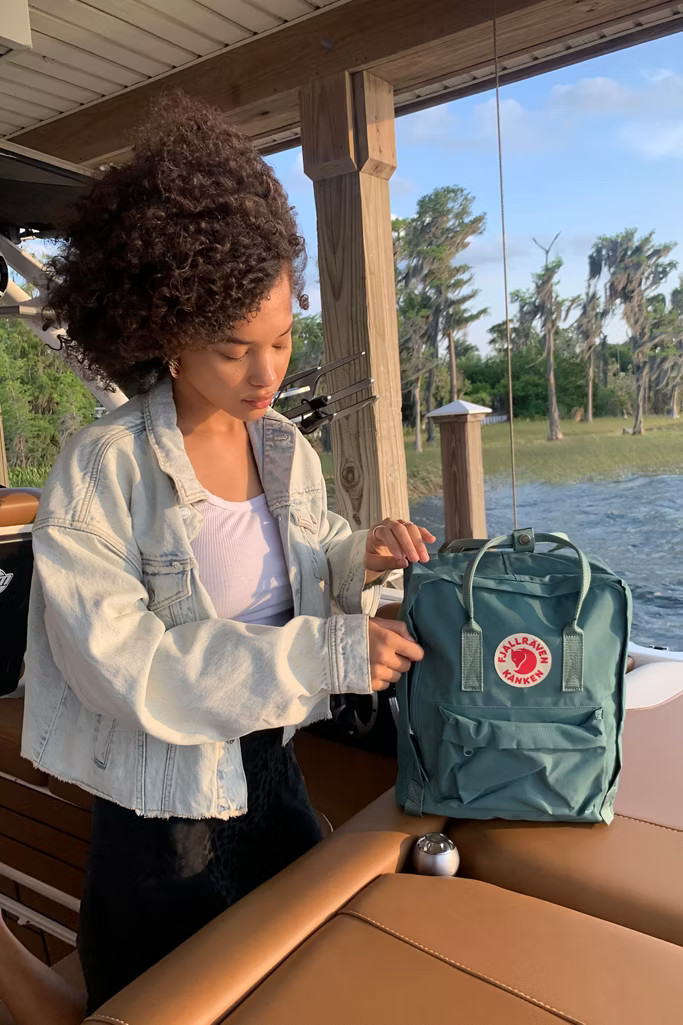 Fjallraven Classic Kånken Backpack | Urban Outfitters (US and RoW)