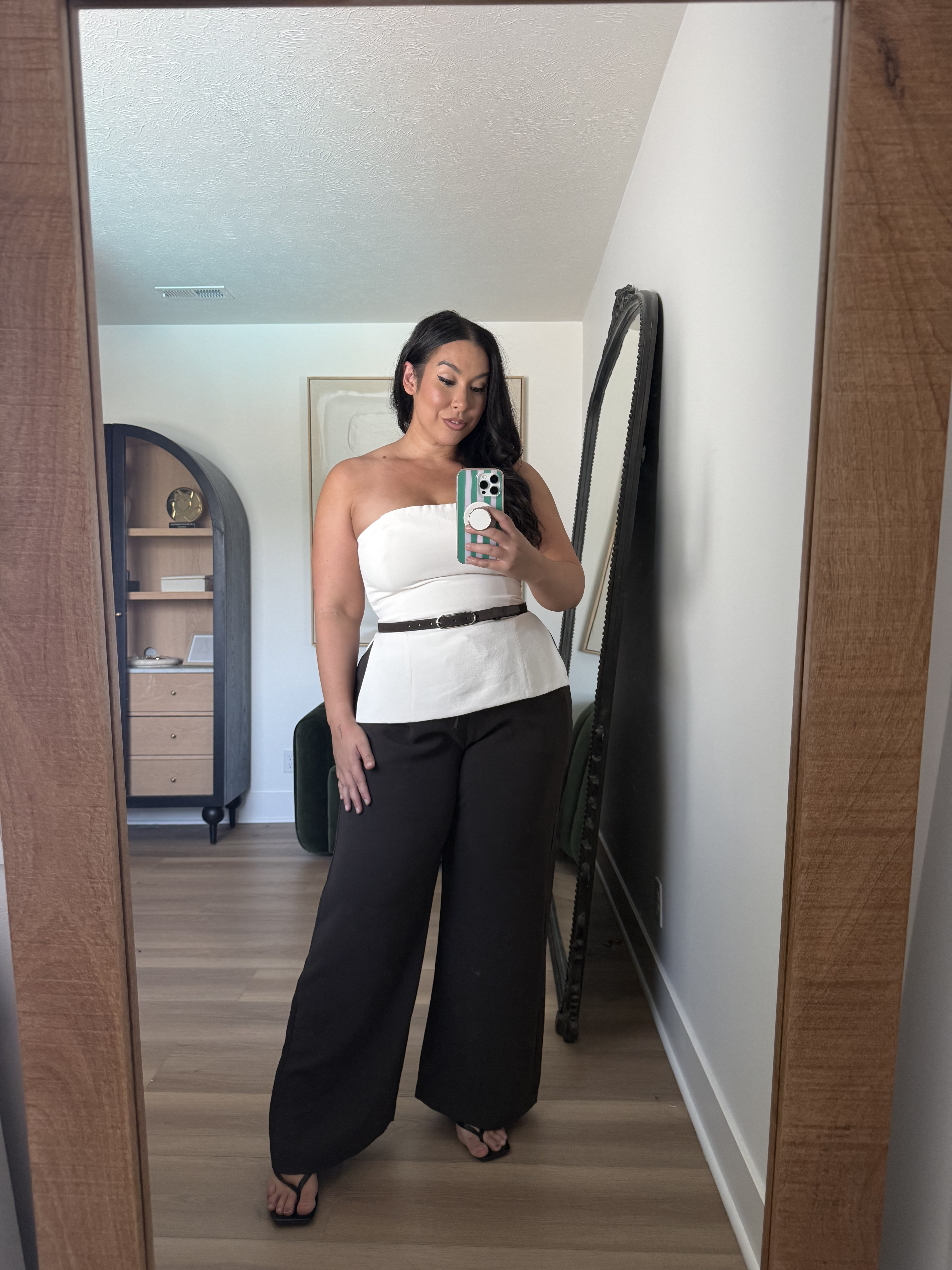 This top cinches you in at the perfect spot, & these workwear pants are so good! Tops: XL & 14 Bottoms: XL

aritzia, aritzia lodge pants, aritzia workwear, aritzia favorites, artizia off the shoulder top 

 #LTKSeasonal #LTKMidsize