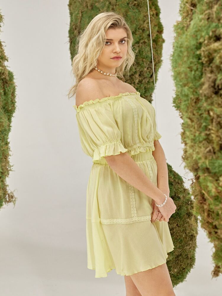 NEWSHEIN Plus Off Shoulder Frill Trim Lace Detail Top & Skirt Set | SHEIN