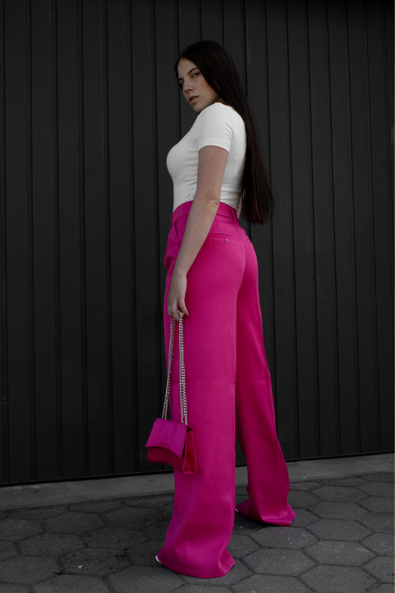 pink tailored pants and white basic crop top #pinkpants #basictop 


#LTKworkwear #LTKFind #LTKunder100