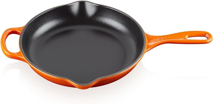 LE CREUSET Signature Enamelled Cast Iron Skillet Frying Pan with Helper Handle and Two Pouring Li... | Amazon (UK)