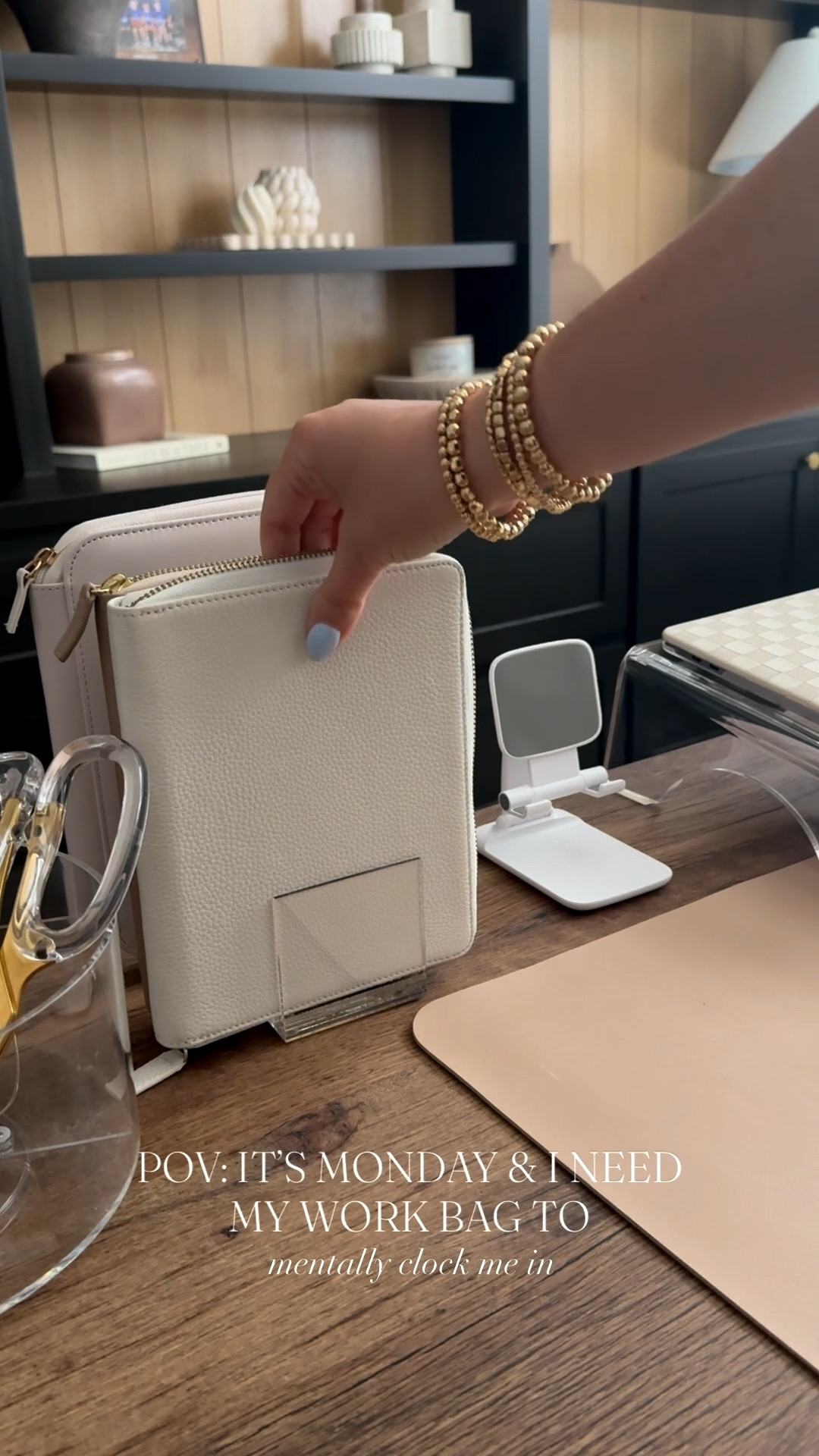 It’s the Monday after the Super Bowl and I need all the motivation today. Here’s a fun little pack my work bag video to help get you and your office self ready for the week ahead! Bag is from Amazon and so are most of the office supplies 🫶🏼🩷

#LTKdayinmylife #LTKmorningroutine #LTKmomlife