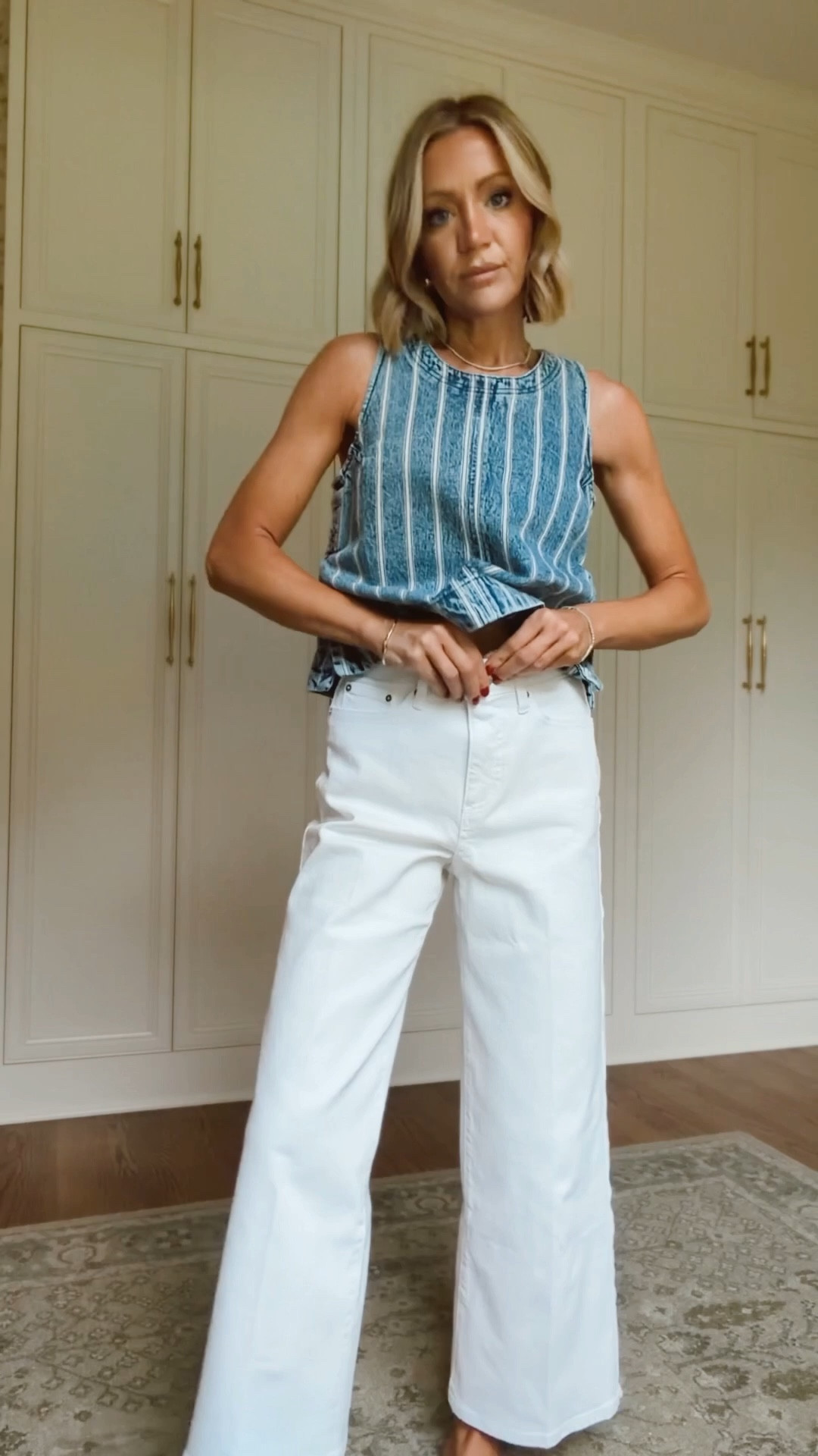 Xs in top
2 in jeans 