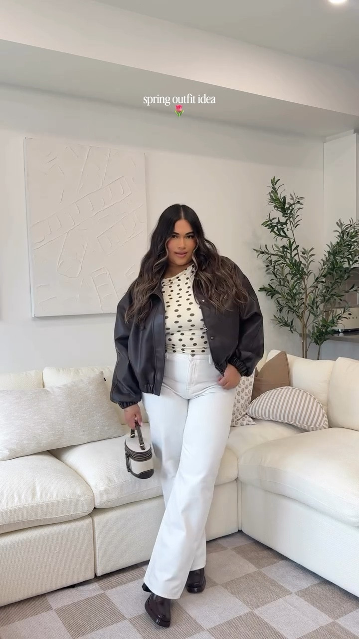I’m loving this color combo for spring 🥥🤍 white + brown ✨

Drop the word OUTFIT down below and I’ll send you the details 💌

Minimal, Spring, Outfits, Outfit, Capsule, Wardrobe, Chic, Neutral, Layers, Denim, Midi, Effortless, Basics, Timeless, Inspiration, Style, Size, Large, Midsize, Casual, Everyday, Clean, Soft, Modern, Simple, Streetstyle, Outfit Inspo

#springfashion #fashion #outfit #styleinspo #midsizestyle