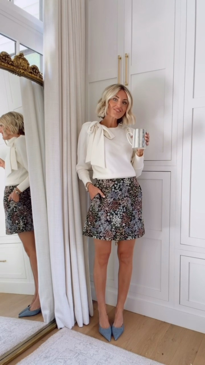 Can you believe this top & this skirt are from Walmart?! These pieces are so good! 😍 Wearing XS/2!

Loverly Grey, Walmart, fall outfit, fall workwear, floral skirt

#LTKSeasonal
