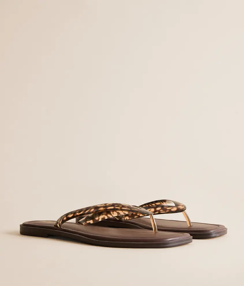 Alexiss Leopard Print Flip Flop | Buckle