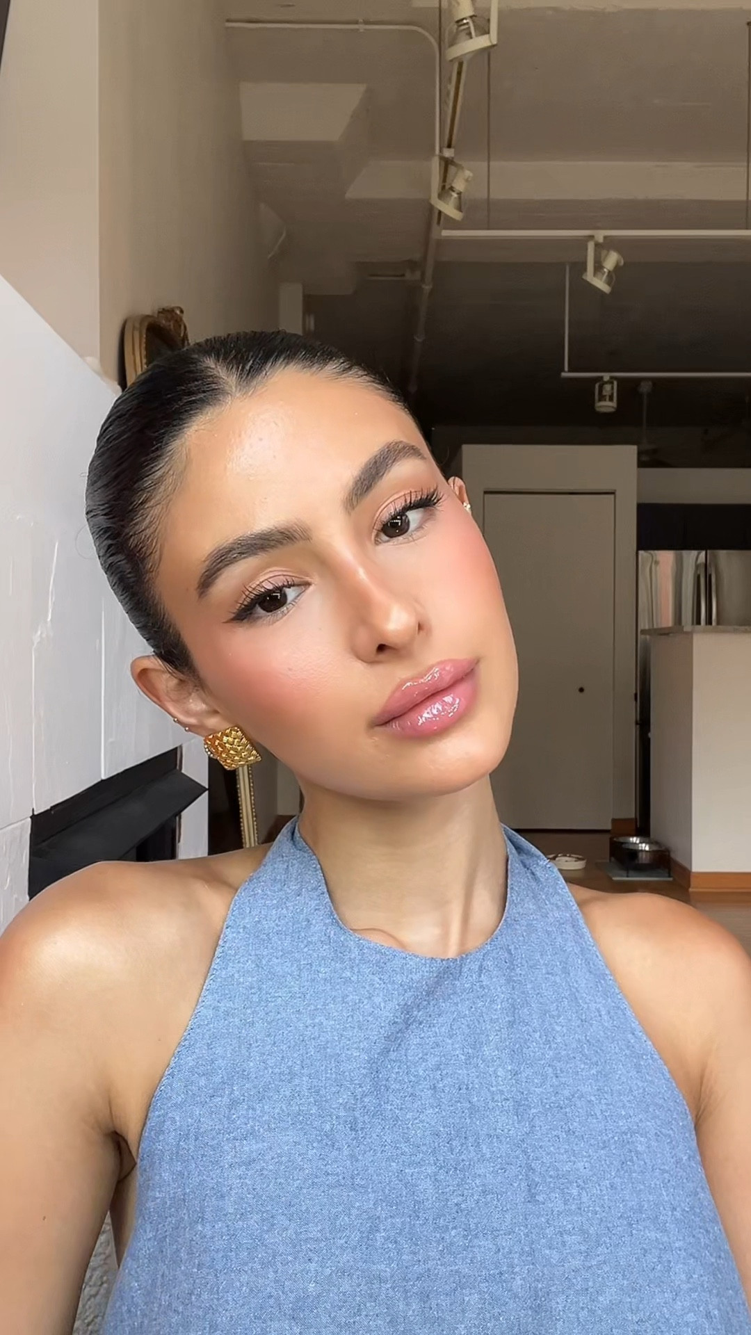 Summer makeup routine 🥹🌸

Glow recipe sun glow serum
Armani beauty glow enhancer - peach blush
Tower 28 concealer 
Patrick Ta Major Sculpt Crème Contour & Powder Bronzer Duo - shes bronzed
Rhode pocket blush - sleepy girl
Buxom blush - 
Huda beauty powder - cherry blossom bake
Nars laguna ultimate face palette
Benefit goof proof eyebrow pencil - 4.5
Ysl lash clash
Dior blush - 001
Nars blush - 778
Hermes highlight - 01
Rhode lip tint - salty tan
Kosas spray on serum
Dibs

#LTKSeasonal #LTKbeauty #LTKfindsunder50