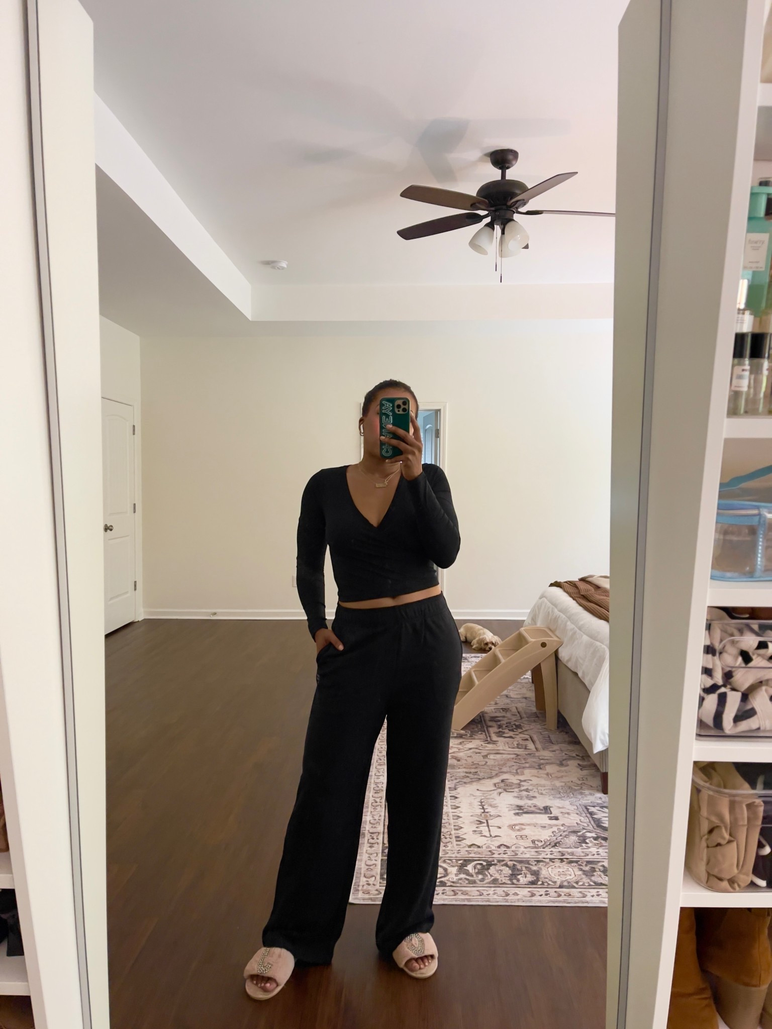 Got to break out my new @fabletics because GA decided to sprinkle in a little Fall during Summer. 🙃


||   #fableticspartner #moveinfabletics #ltkmidsize #ltkactive 