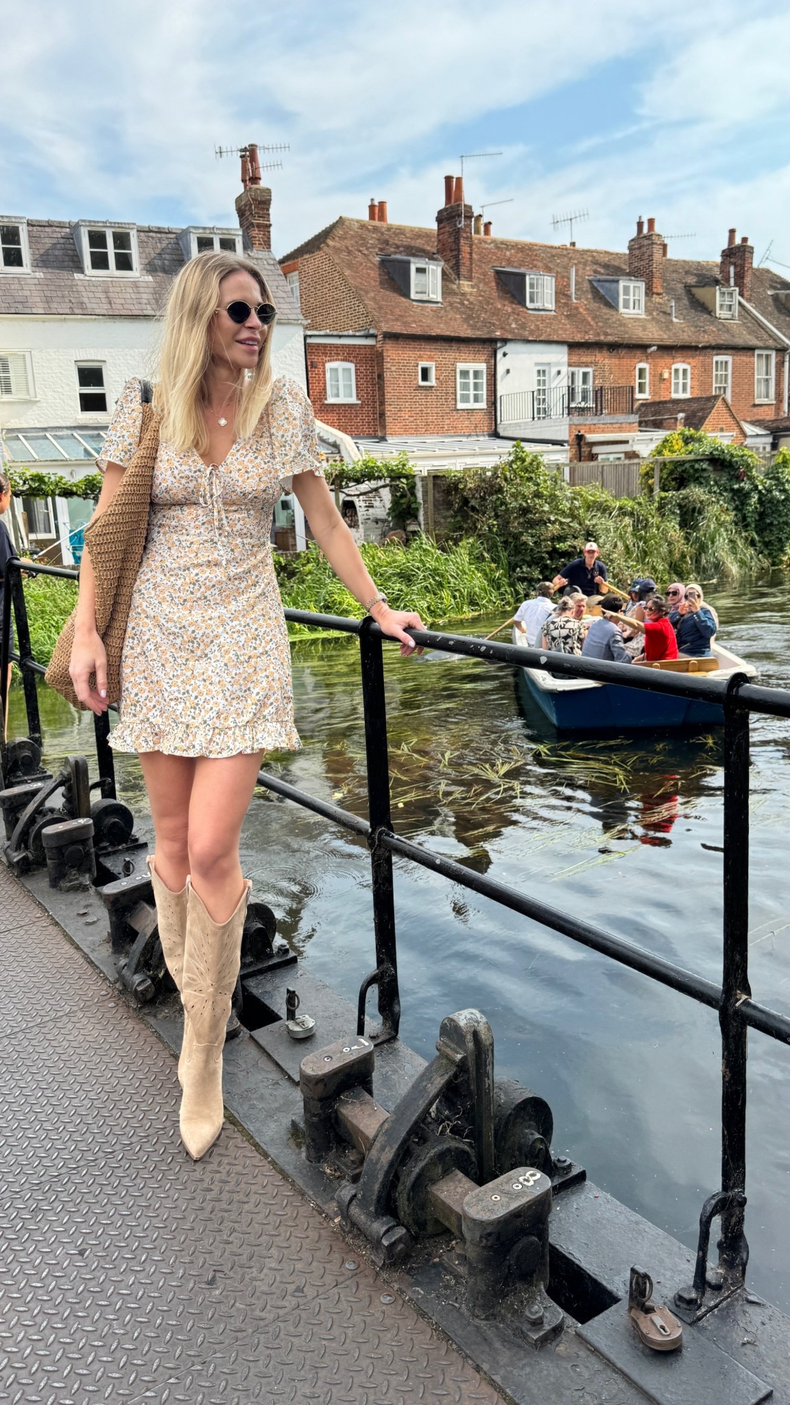 Use code LR20ZJ for 20% OFF for the dress

#LTKuk #LTKautumn #LTKstyletip