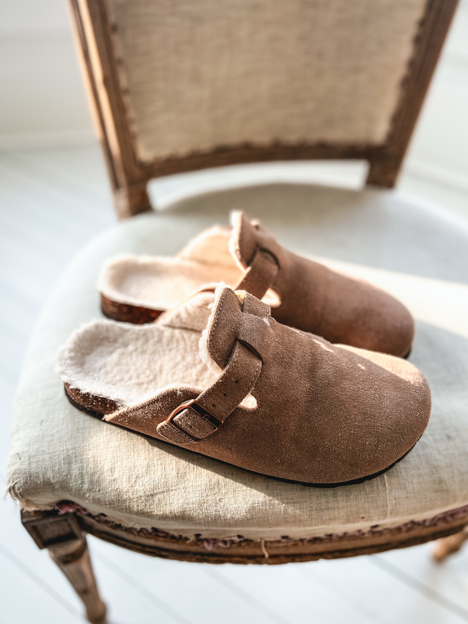 The coziest fur lined mules. 🫶🏻

#LTKShoeCrush #LTKOver40