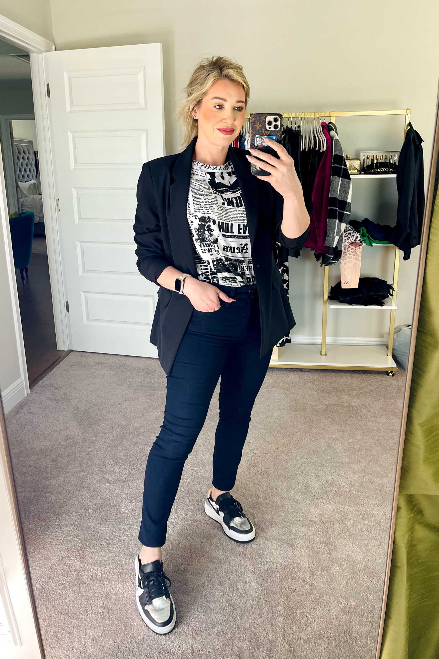 This blazer is a closet staple! I have it in 3 colors. It’s such high quality!!! It feels and looks just as good as blazers that I have that are $400!

Wearing a medium 