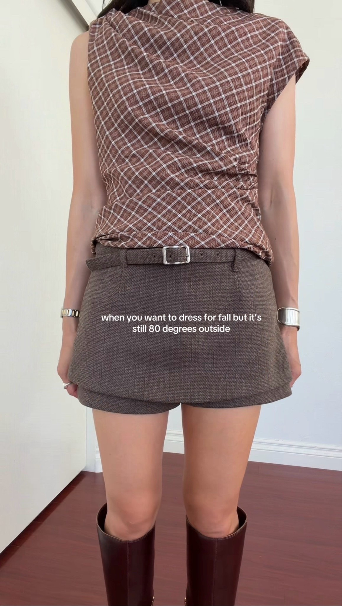 2/xs in top, xs in skort, true size on boots.