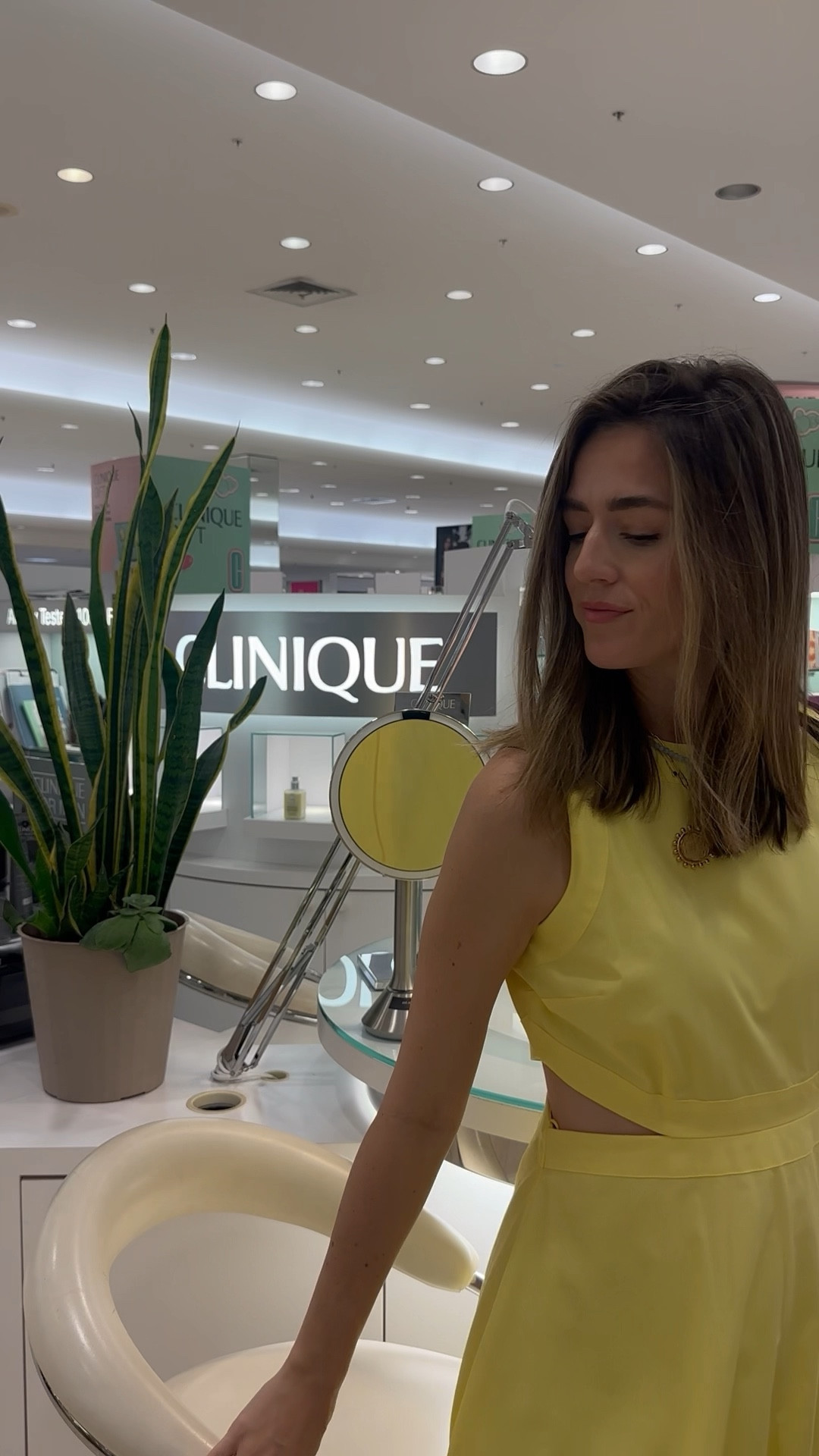 Now is the time to visit your local @dillards at the @clinique counter to try their SMART Clinical Repair Line that packs a punch and PERFORMS! I was blown away with how the products responded to my skin during my in store visit and took home the #SmartWrinkleSerum to help plump and fill in fine lines (not to mention the glow it gave!) 

The best part of it all is the amazing gift with purchase they are offering with 7 best selling Clinique products for purchases of $37 and opportunities to get full sized products with the more you spend! (Tip: if you get the Serum, you can get the Eye Cream for free!)

If you’re local, go see Carrie at the Wellington Dillards! With over 30+ years of experience, she gave me the skills and knowledge to feel confident in my purchase!

#CliniquePartner #NewFromTheCliniqueLab #SmartWrinkleEyeCream #SmartWrinkleSerum #Dillards #DillardsBeauty #sponsored