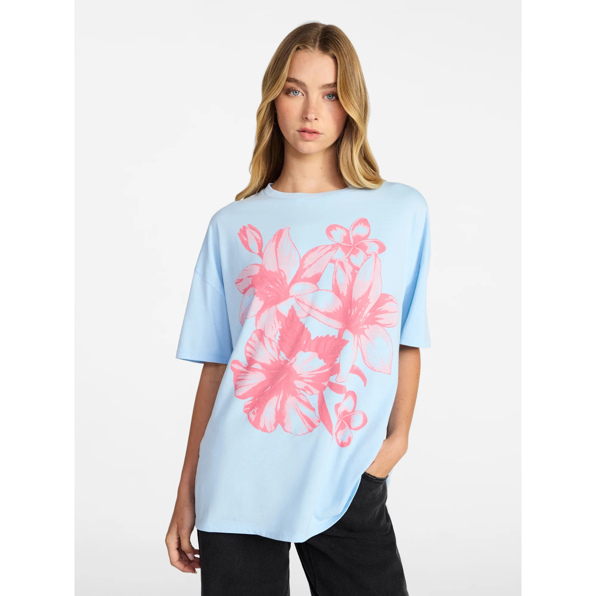 No Boundaries Washed Graphic Boyfriend Tee, Women's XXS-XXL | Walmart (US)