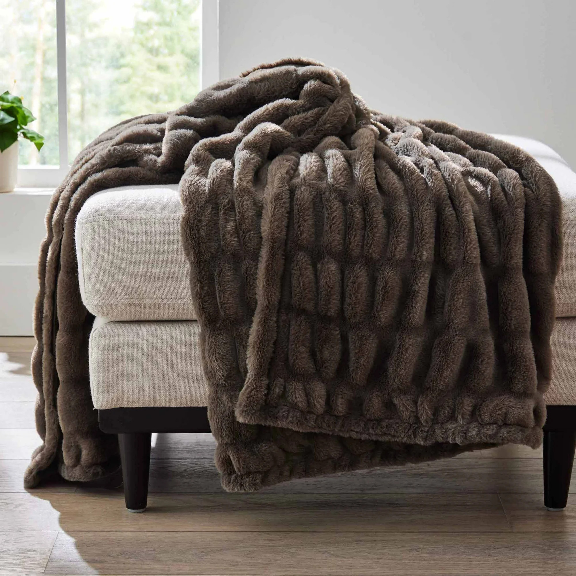 Better Homes & Gardens Brown Ruched Faux Fur Throw, 50"x72" - Walmart.com | Walmart (US)