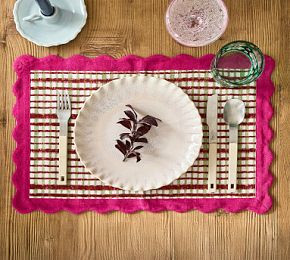 Zoe Plaid Scallop Placemats, Set of 4 | GreenRow