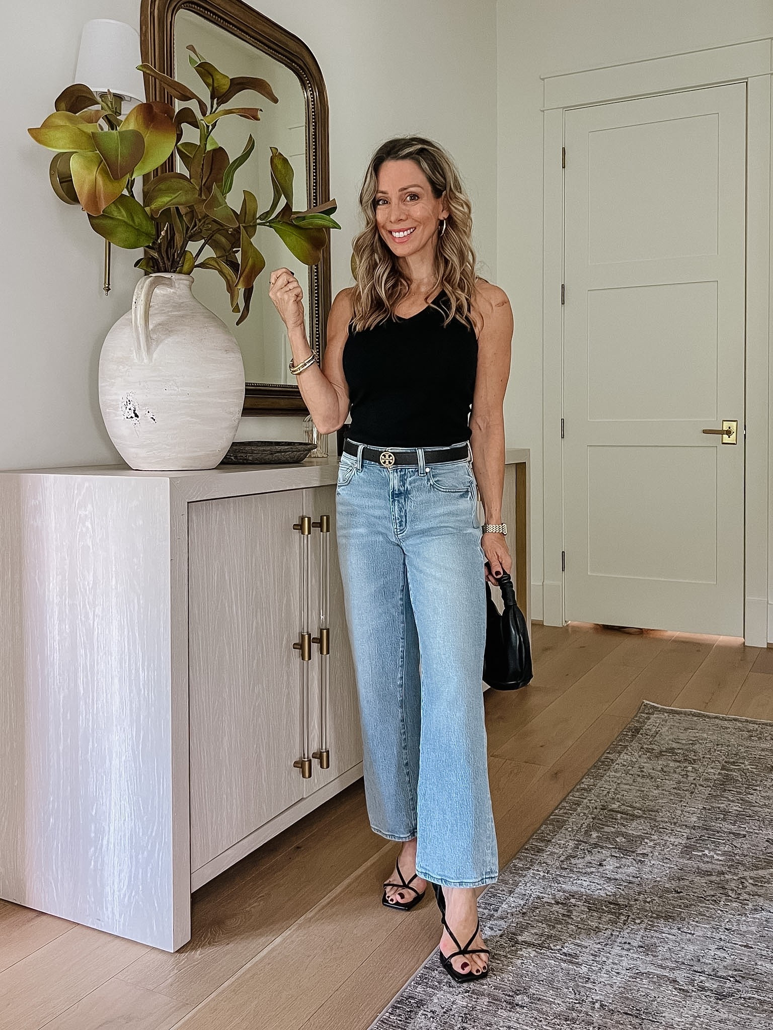 Finding my style in my 50’s ✨ Classic mix & match styles 

Top Fit: I’m wearing an XS

Jeans Fit: I’m wearing a 25