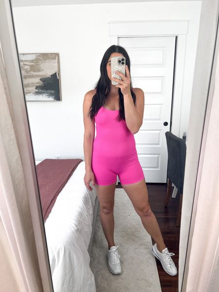 Ribbed romper for summer. Wearing a medium


Amazon romper, white sneakers, Nike sneakers, casual outfit, neon pink, spring outfit, summer outfit

#LTKFind #LTKshoecrush #LTKSeasonal