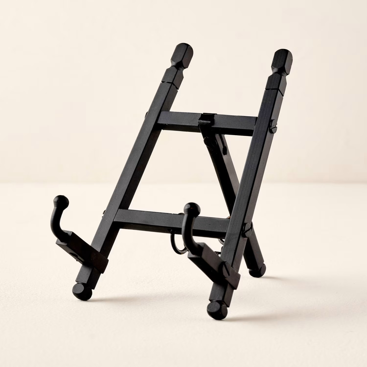 Matte Black Shelf Easel | Magnolia