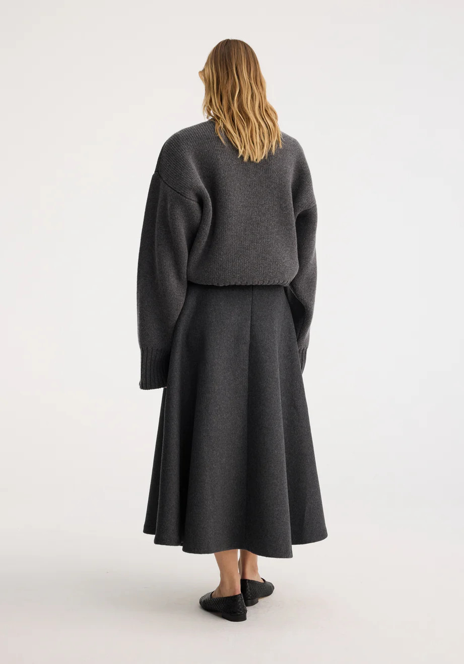 compact v-neck jumper | mid grey melange | Rohe