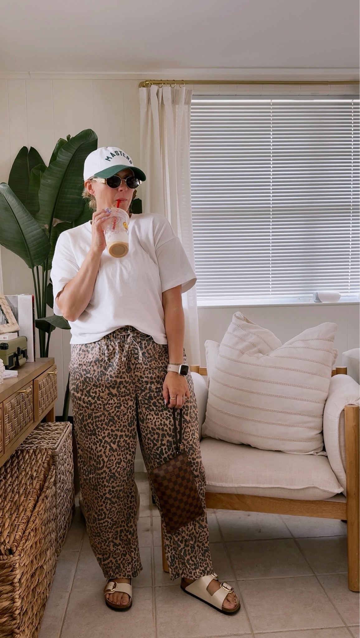 Friday mom ootd! School drop off, doctor appt and coffee! 


Barrel jeans, mom outfit, casual outfit, leopard pants

#LTKootd #LTKmomlife #LTKmorningroutine
