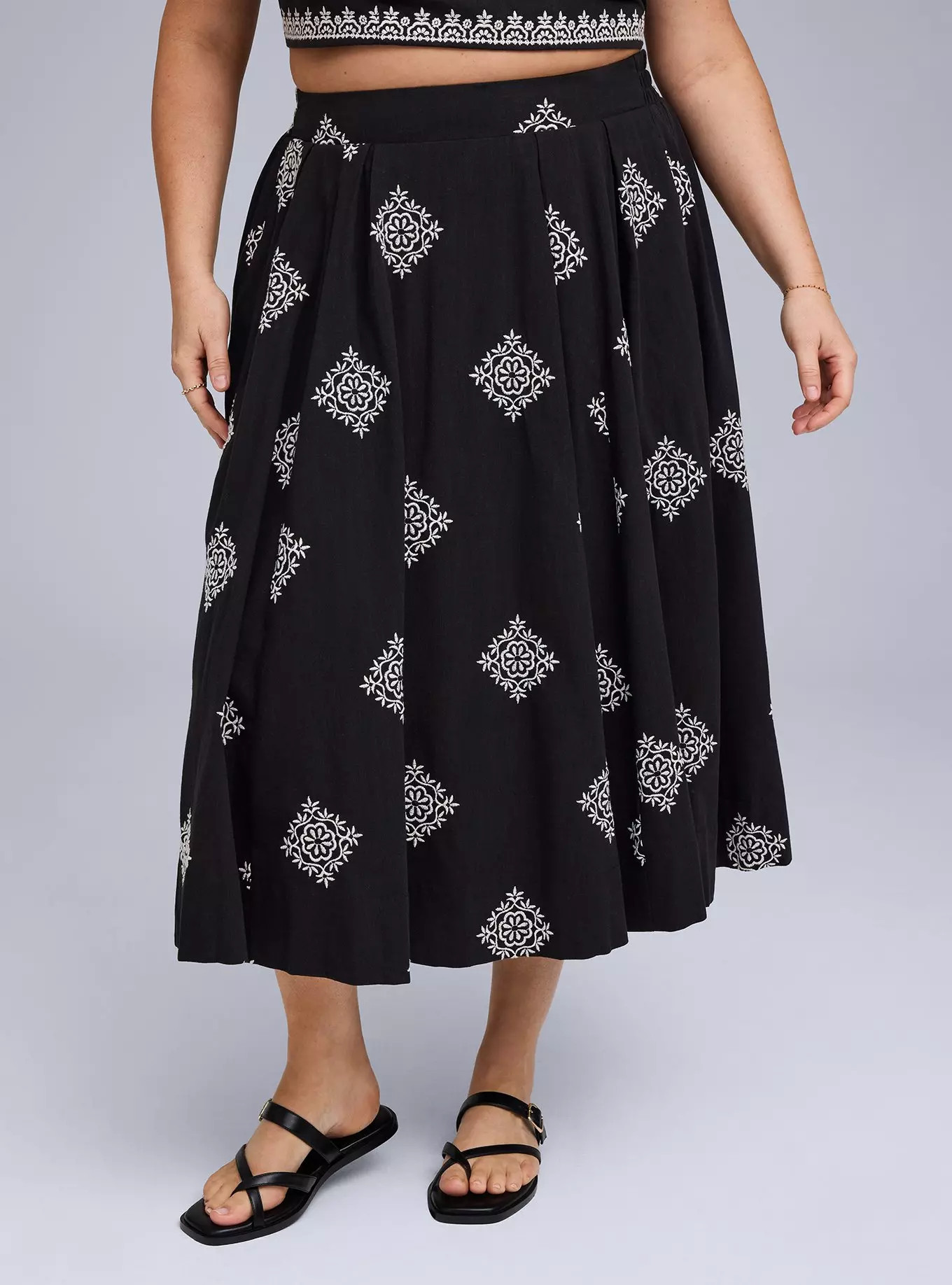 Belle Isle Embroidered Midi Skirt | Torrid (US & Canada)