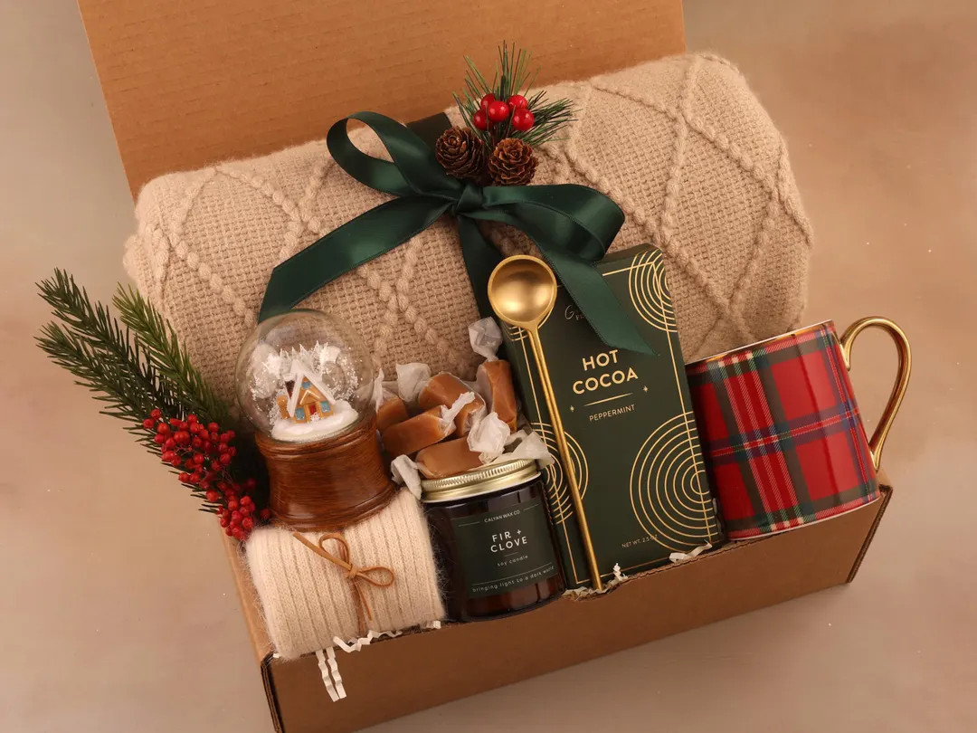 Holiday Gift Basket, Personalized Christmas Gift Box, Corporate Gift Box, Christmas Gift Basket, ... | Etsy (US)