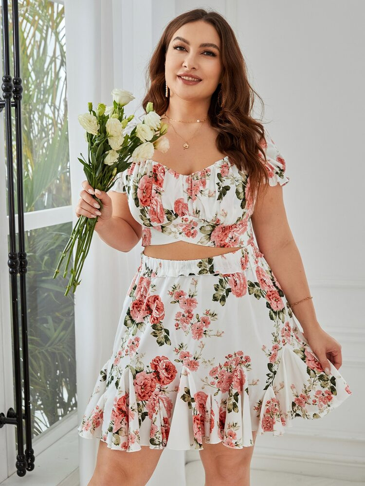 SHEIN VCAY Plus Floral Print Crop Top & Ruffle Hem Skirt | SHEIN