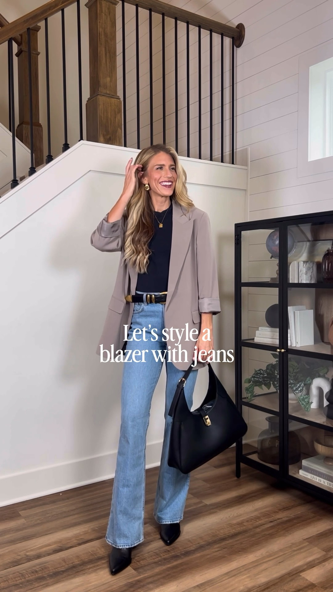 Love a blazer and jeans combo!