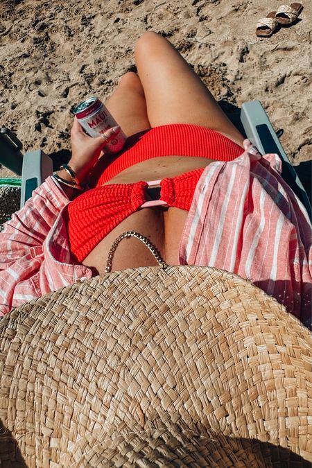 Midsize Hawaii beach vacation wear 
Matching linen short set large (runs oversized. 
Bikini top size xl (38dd) 
High waisted bikini bottoms large 
Sun hat 


#LTKmidsize #LTKstyletip #LTKswim
