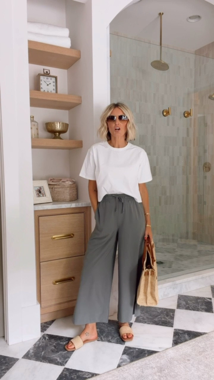 This is the perfect summer travel look! I’m so impressed by both these pants & this tee! Wearing S!

Loverly Grey, Amazon, activewear, athleisure, travel outfit, white tee

#LTKActive #LTKTravel #LTKootd