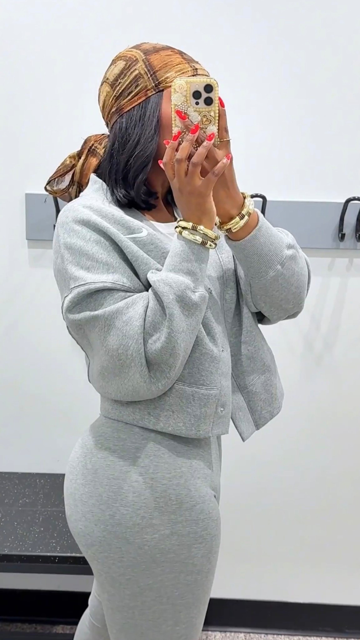 Off-duty but still put together 🤍✨

This set is sooo good — comfy, flattering, and easy to throw on while still looking elevated. Perfect for errands or travel days.

Wearing Nike high-waisted leggings + a cozy long sleeve cardigan layered over a fitted tee. Such a go-to combo lately 🤍

#ltkactive #ltkpetite #nikefinds #athleisurewear #everydaystyle #sportychic #cozylayers #comfychic #ltkootd #ltkstyle #casuallooks #offdutylook


#LTKdayinmylife #LTKootd #LTKvlog