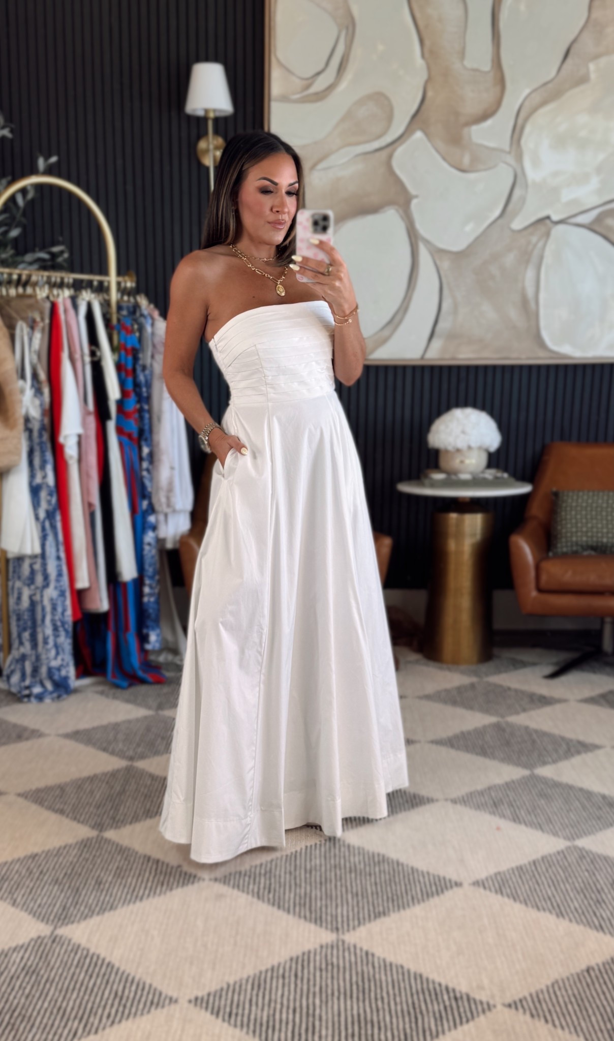 Spring dress goals in this dreamy strapless moment from @dynamite—light airy, and made 
for sunshine days. 

Wearing a small
5’2” | 130 lbs | 34 DD | 25” waist 

#DynamitePartner #SpringStyle #DynamiteStyle #PetiteFashion #SpringDress #OOTD 
#WarmWeatherLooks

#LTKPetite #LTKStyleTip #LTKOver40