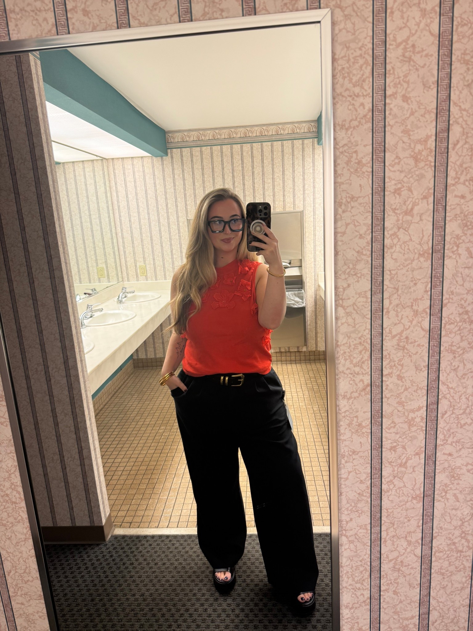 loveeee the 3D flowers on this top!

#LTKFindsUnder100 #LTKPlusSize #LTKFindsUnder50