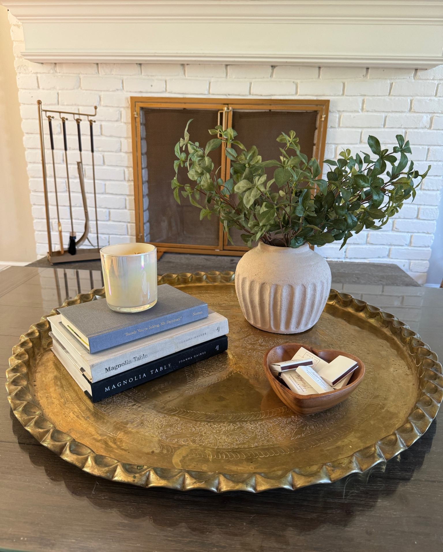 Coffee table decor ✨

Living room decor | faux plants | gold accents | coffee table decor ideas | target home | Amazon home 

#LTKFindsUnder50 #LTKHome #LTKStyleTip