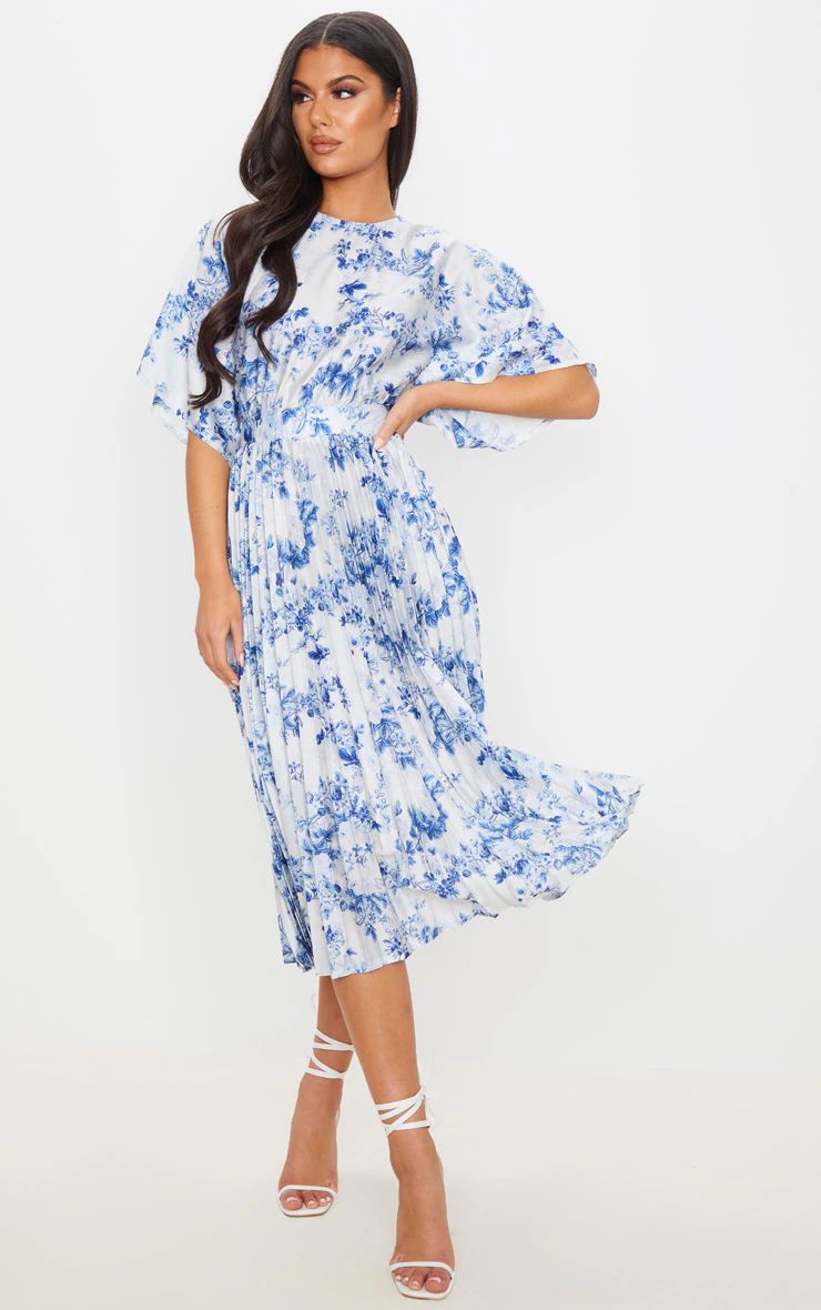 Robe mi-longue plissée à dos ouvert et imprimé floral bleu pastel | PrettyLittleThing (FR)