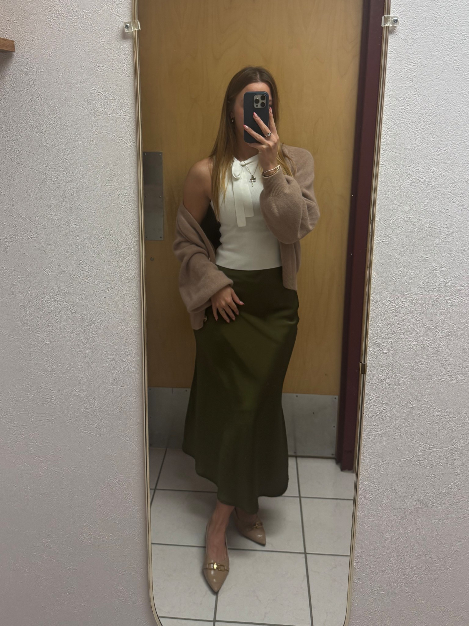 Fall vibes for the office! The cardigan is princess polly from years ago and is sold out but I’ve linked similar styles! 

#LTKStyleTip #LTKWorkwear #LTKSeasonal