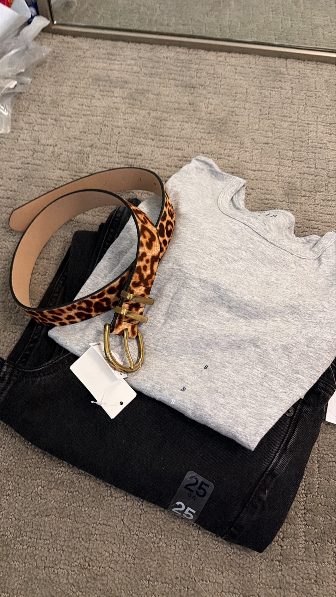 Easy casual outfit inspiration 

Gap tapered leg jeans size 25 
Tee small 

Fall fashion over 50

#LTKSeasonal #LTKOver40 #LTKPetite