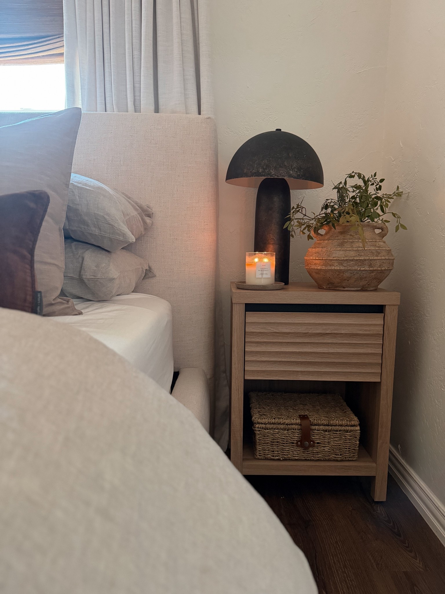 These Amazon nightstands are a STEAL - $89 for the pair! Perfect if you’re tight on space! 

#LTKHome #LTKSaleAlert